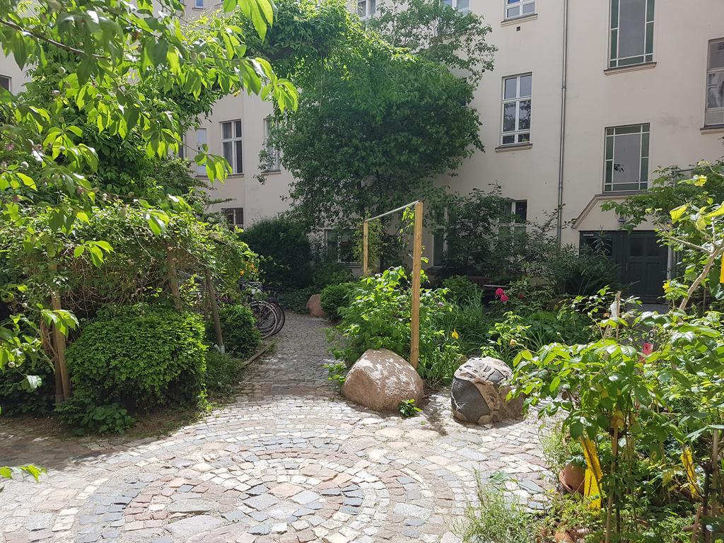 ברלין Gastein By Rockchair Apartments L Superhost Status L 2 Bedrooms Boxspringbeds 1,5 Bathrooms - Cozy Family & Business Flair Welcomes You! מראה חיצוני תמונה