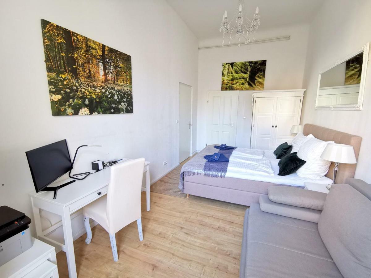 ברלין Gastein By Rockchair Apartments L Superhost Status L 2 Bedrooms Boxspringbeds 1,5 Bathrooms - Cozy Family & Business Flair Welcomes You! מראה חיצוני תמונה