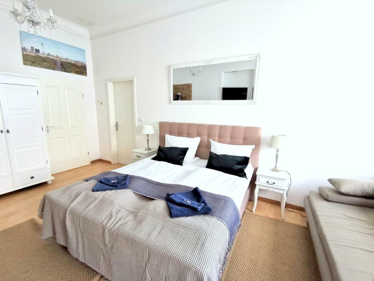 ברלין Gastein By Rockchair Apartments L Superhost Status L 2 Bedrooms Boxspringbeds 1,5 Bathrooms - Cozy Family & Business Flair Welcomes You! מראה חיצוני תמונה